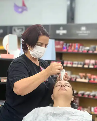 Consultoria de beleza personalizada na Yumi Cosméticos, no Kobrasol